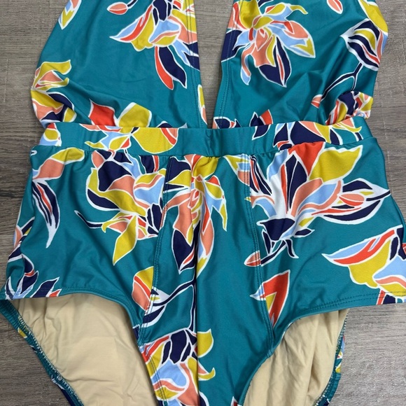 ModCloth bathing suit Women’s One Piece Floral Medium Halter Tropical Green - Picture 3 of 10